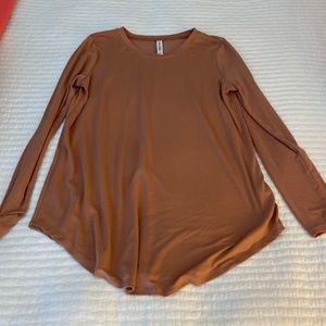 Long sleeved caramel colored t shirt